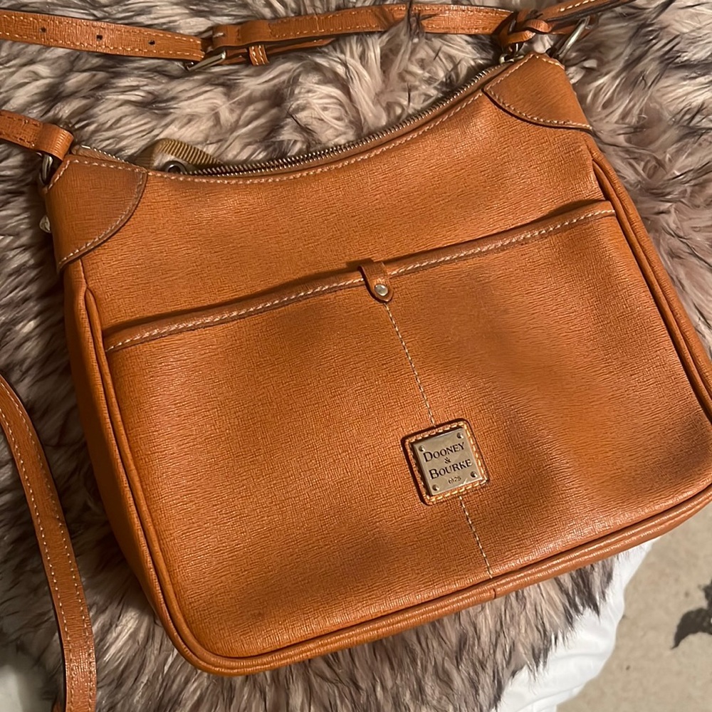 AUTHENTIC Dooney & Bourke Crossbody